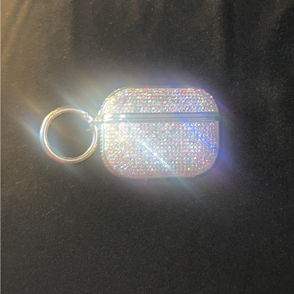 AirPods Pro 2 case - Picture 2 of 8